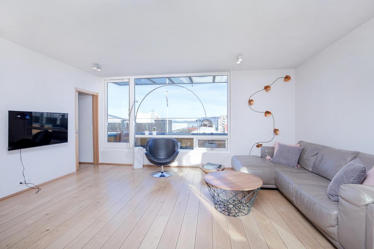 Penthouse Apartment With Panasonic Mountain View Reykjavik Exterior photo